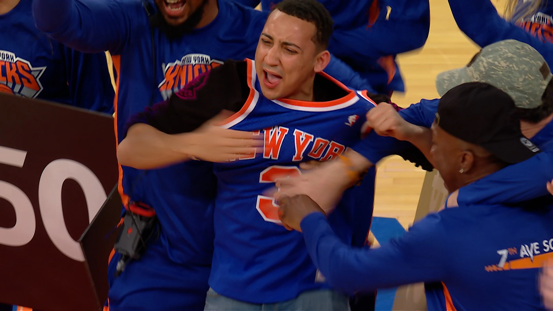 Knicks Fan Hits Half Court Shot And Wins A Car Yebscore