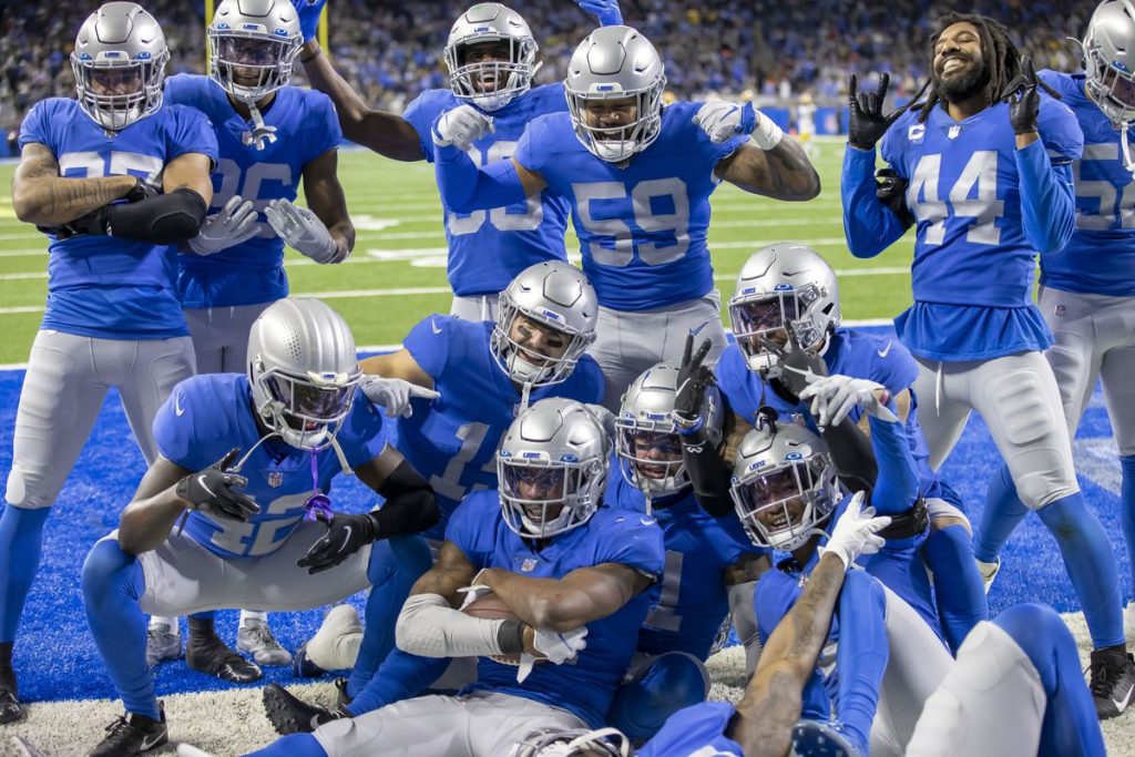 Detroit Lions Locker Room Goes Crazy As They Celebrate Winning Division ...