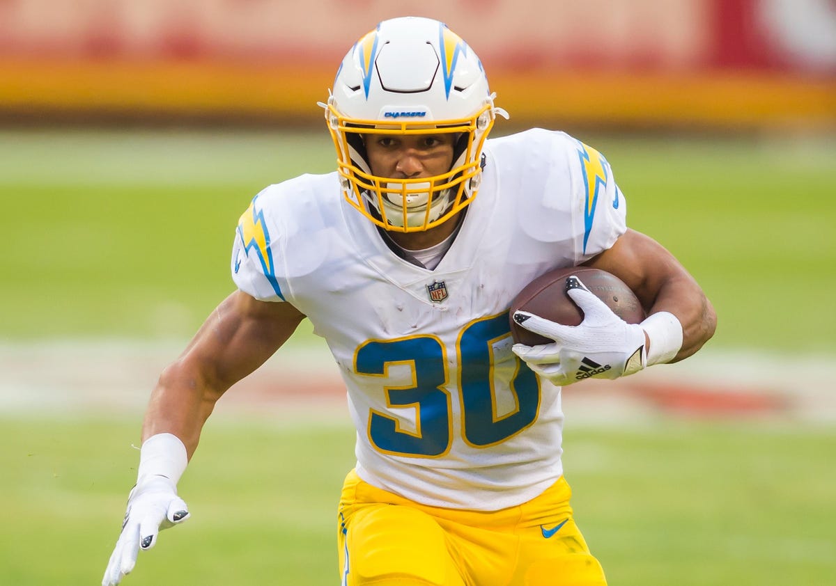 Austin Ekeler, Chargers reach truce on final year of contract - The San  Diego Union-Tribune