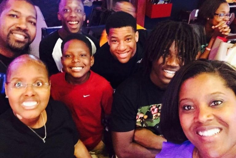 Who is the Girlfriend of Nick Bolton? His Parents, Family, Salary, Jersey