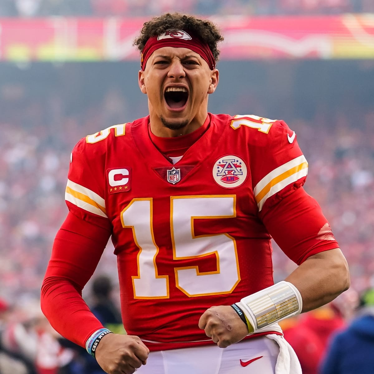 Patrick Mahomes throws unreal no-look pass to Jerick McKinnon for touchdown