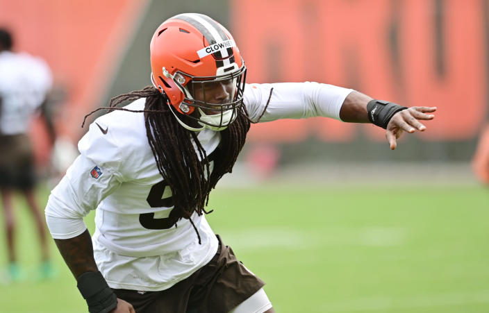 WATCH: Browns DE Jadeveon Clowney Rolls His Ankle And Limped Off The ...