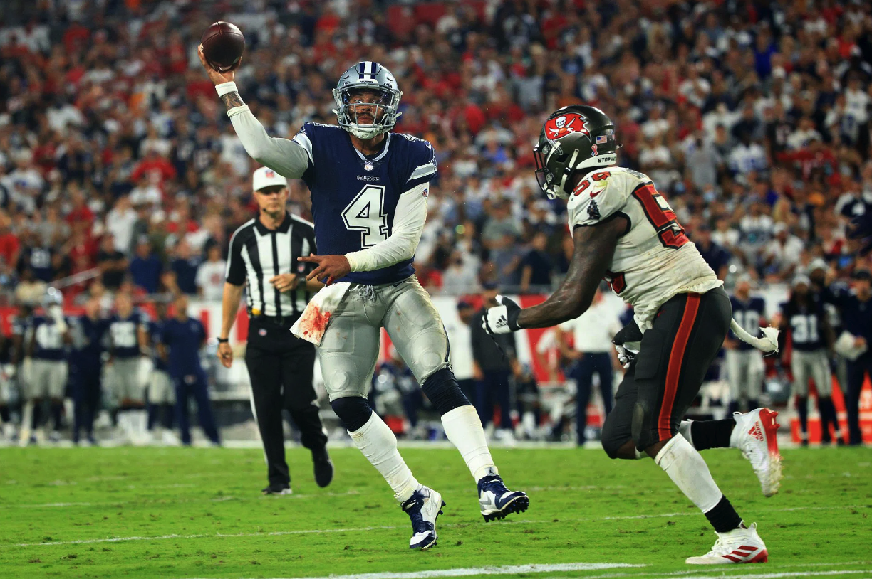 Throw Stuff Sickening Video Shows Cowboys Fans Throwing Stuff at an Injured Dak ...