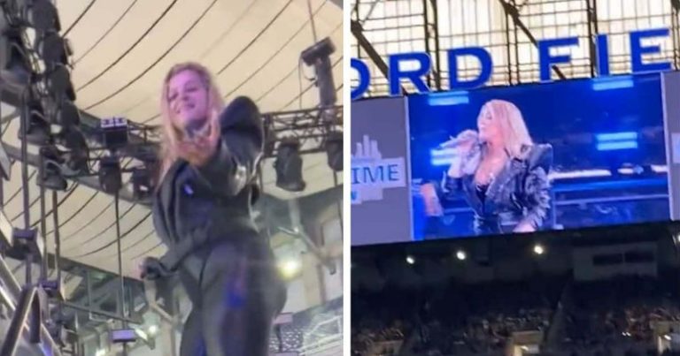 Bills Lions Bebe Rexha Was Booed At Nfl Thanksgiving Day Halftime 