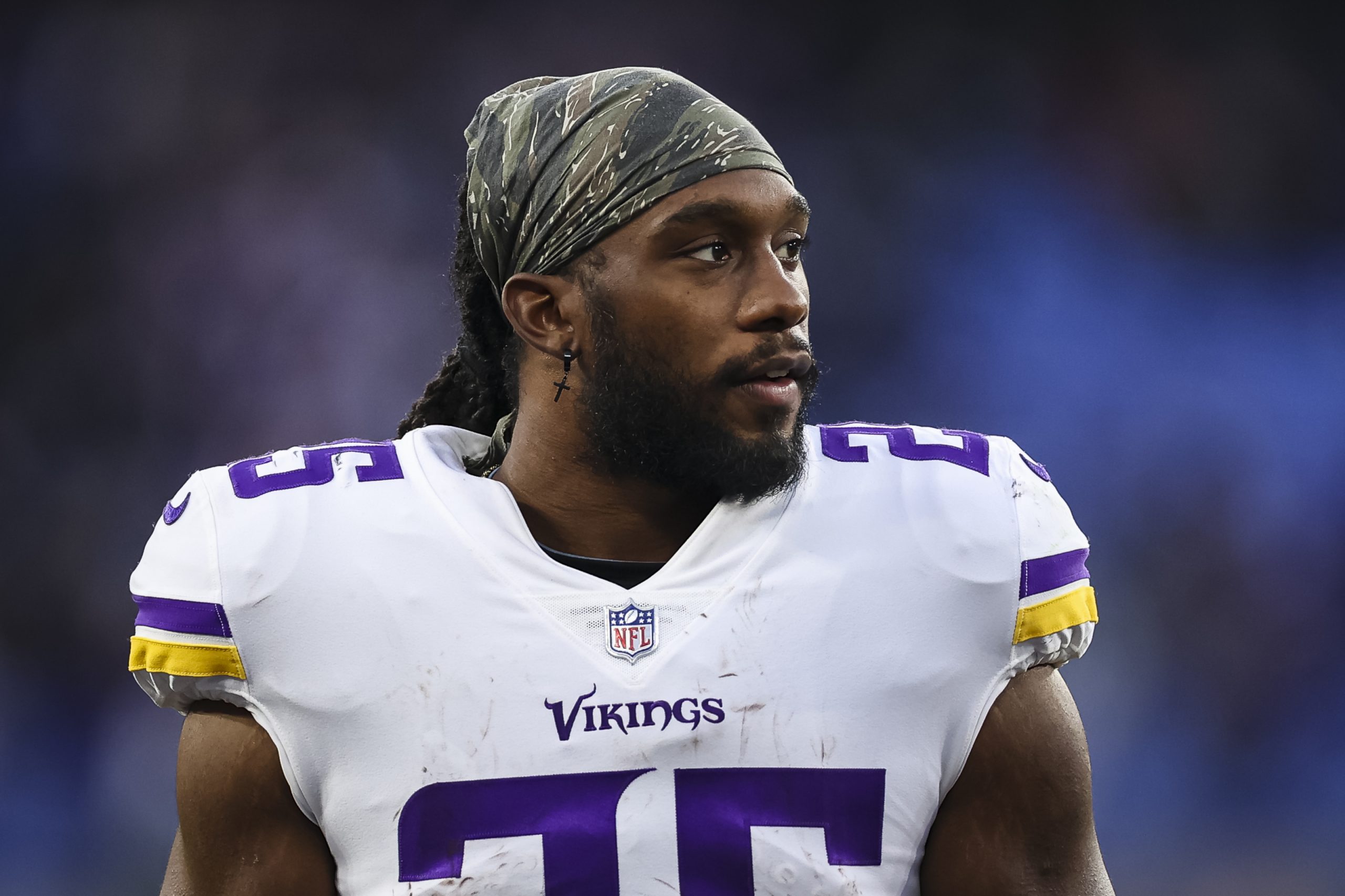 Minnesota Vikings running back Alexander Mattison (2) takes a moment before  an NFL football game against the New York Jets, Sunday, Dec. 4, 2022 in  Minneapolis. (AP Photo/Stacy Bengs Stock Photo - Alamy