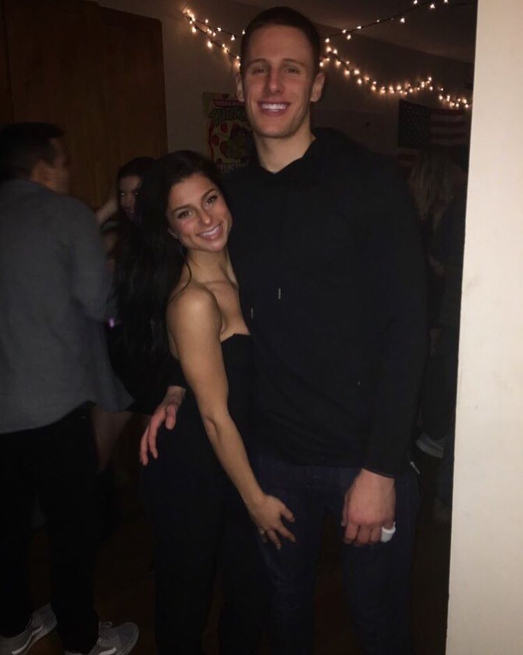 Donte DiVincenzo: girlfriend, contract, trade, salary, parents, age