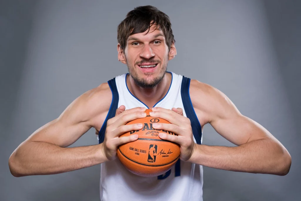 NBA  Boban Marjanovic, un rapero serbio de 221 centímetros 