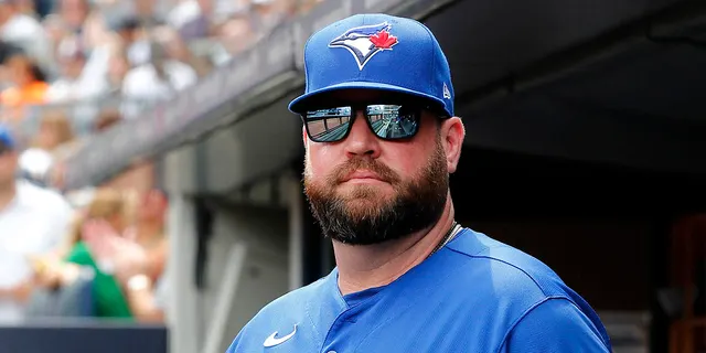 Blue Jays Manager John Schneider Saves Woman From Choking By Performing ...