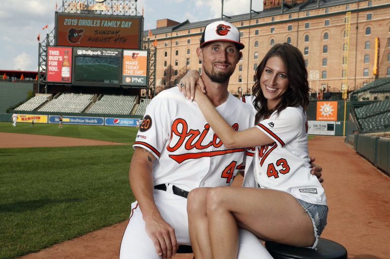 Who is the Wife of Shawn Armstrong? His Parents, Family, Salary and