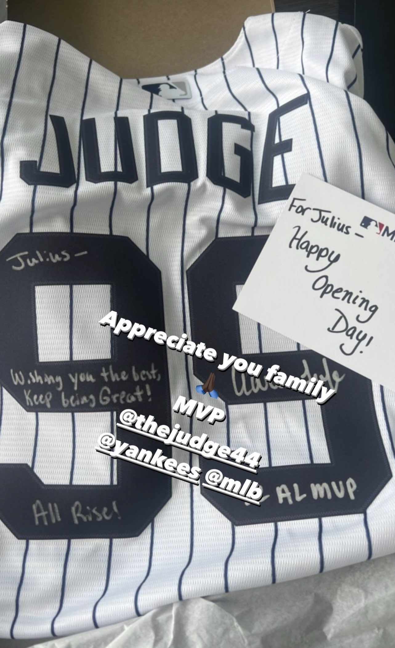 Yankees fans are trolling Aaron Judge for giving Knicks' Julius Randle some  fake jerseys