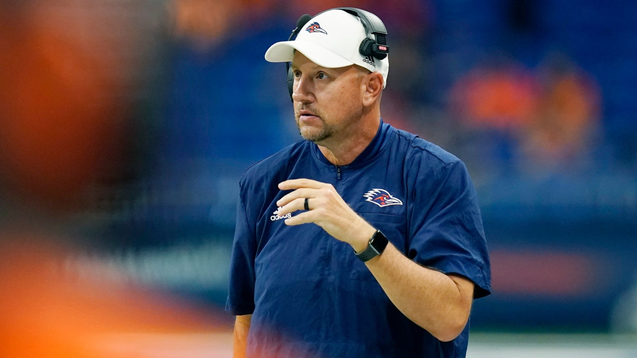 UTSA Football Coach Jeff Traylor Ended Up Hurting Himself Using His Own ...