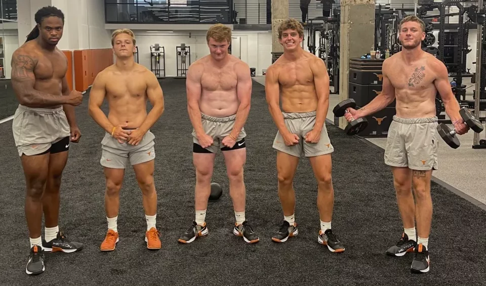 Arch Manning Flaunt His Abs And Went Shirtless With His Pals - yebscore.com