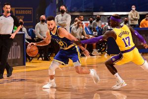 Lakers Nip Warriors