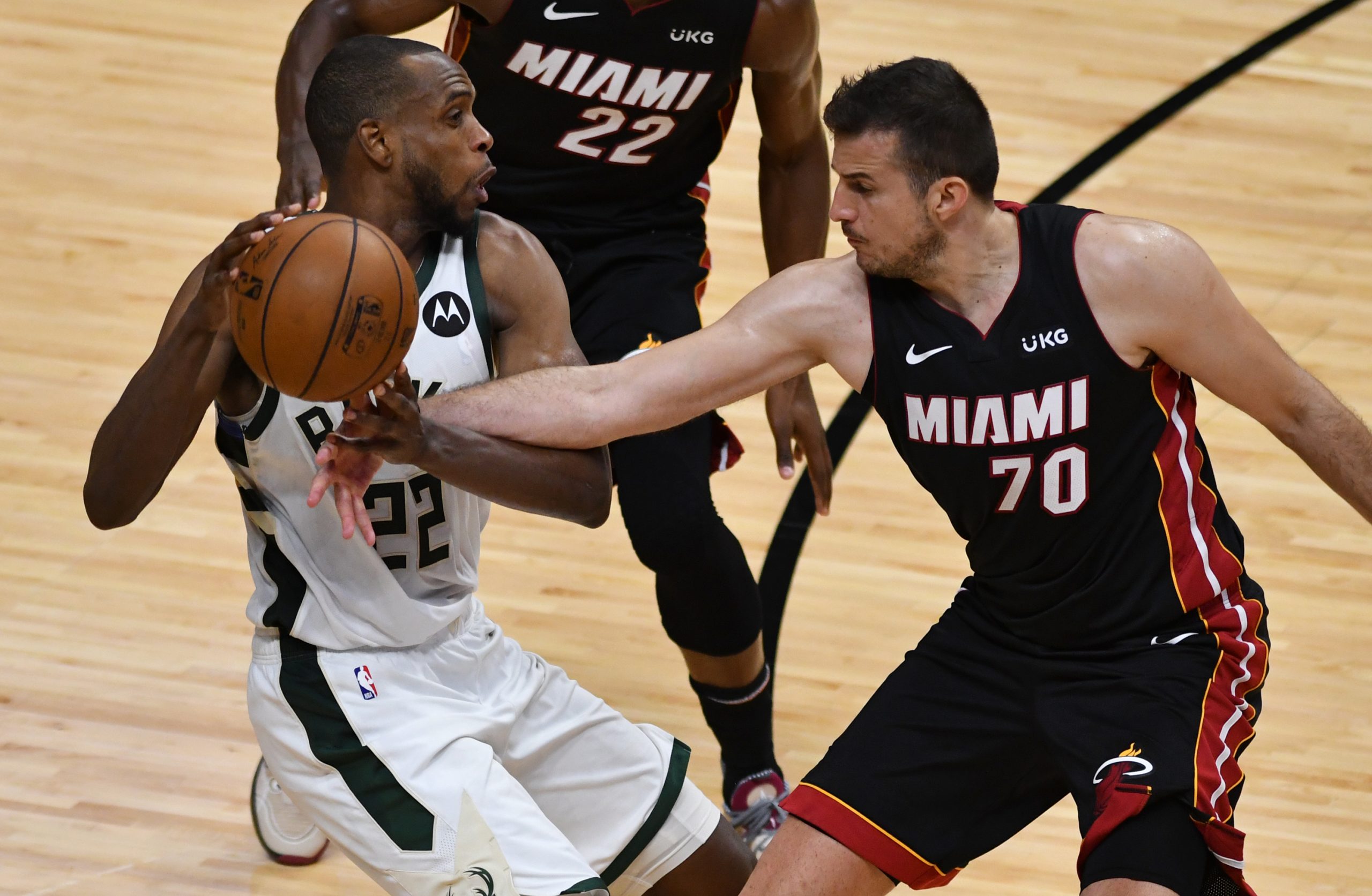 NBA Roundup Bucks Grab